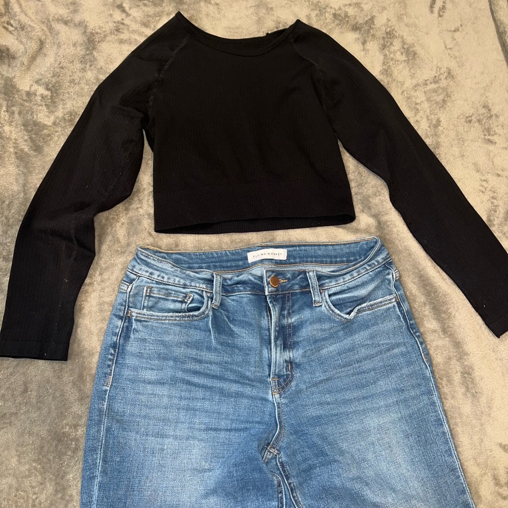 Black Long Sleeve Crop Top